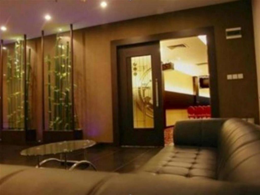89 Hotel Batam Nagoja Zewnętrze zdjęcie