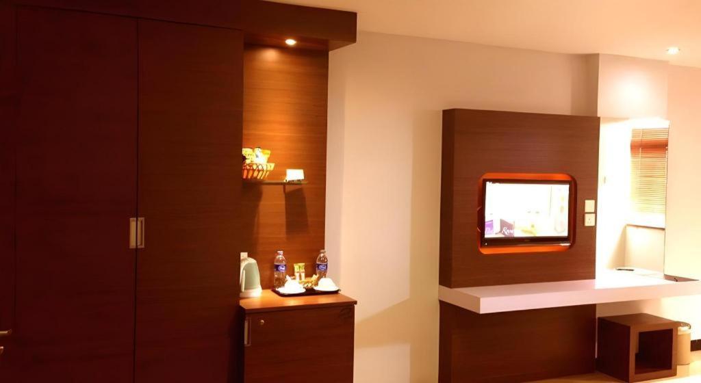 89 Hotel Batam Nagoja Zewnętrze zdjęcie